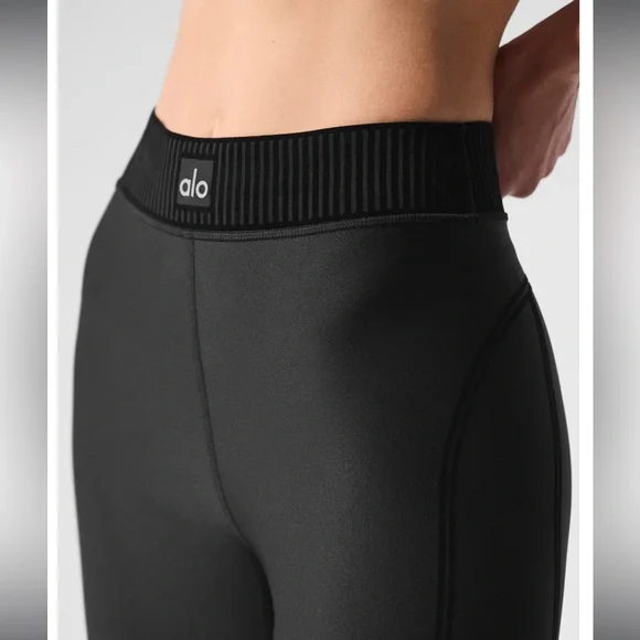 Alo Yoga Black High-Waist Leggings, M, Great Condition! - Picture 3 of 11